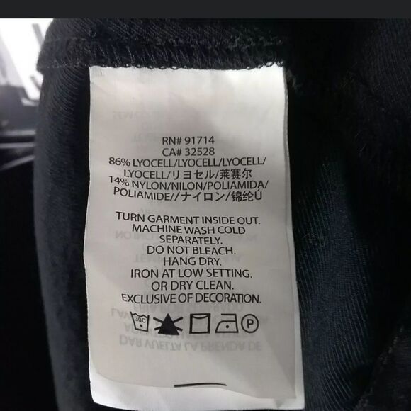 A/X ARMANI EXCHANGE SIZE M BLACK PARKA JACKET

ARM - Picture 4 of 8